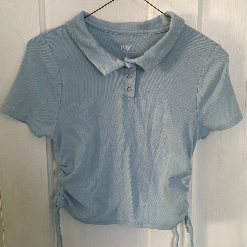 Cropped t shirt w scrunch ties on the side